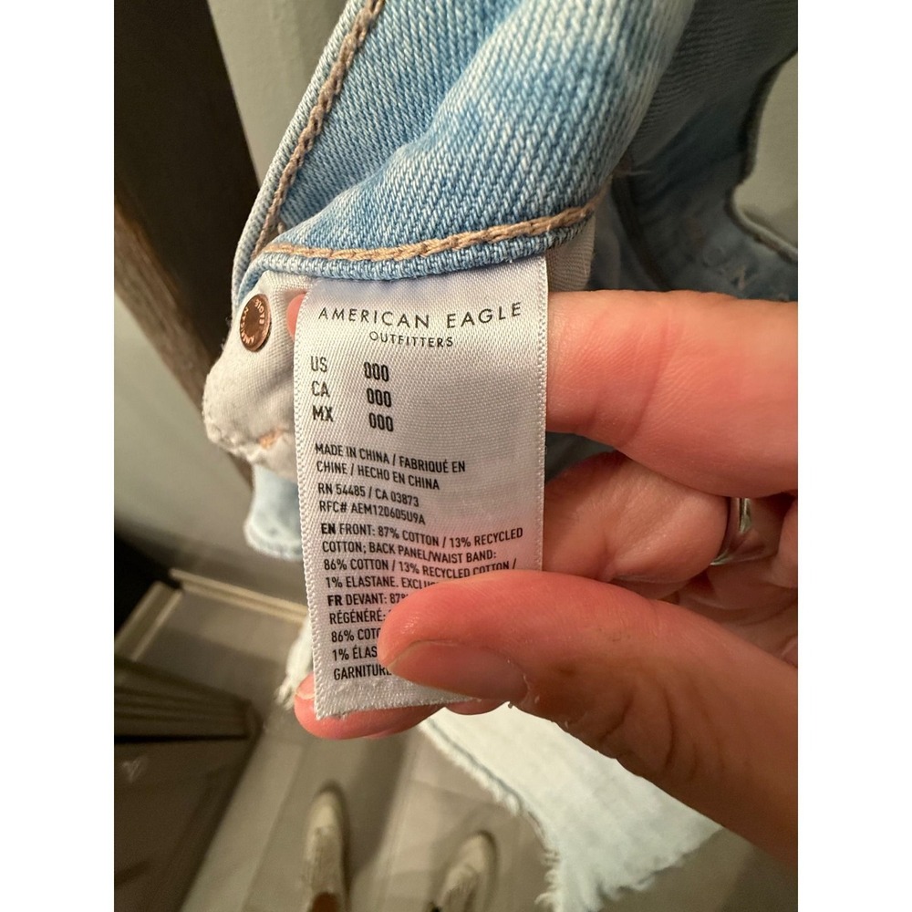 American Eagle Strigid Light Wash Frayed Hem Denim Shorts Women 000 - Picture 7 of 7